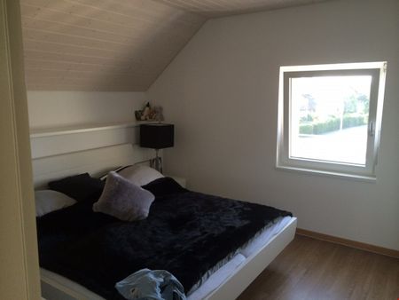 Helle Dachwohnung mit sonnigem Balkon in sehr gepflegter Liegenschaft - Photo 2
