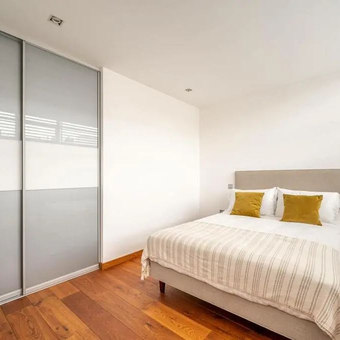 2 bedroom flat in 116 Bayham Street - Photo 1