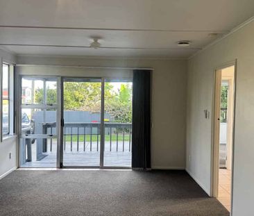 mangere east - Photo 2