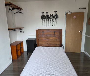 1 bedroom room to rent Garland Road, Poole, BH15 - Photo 4