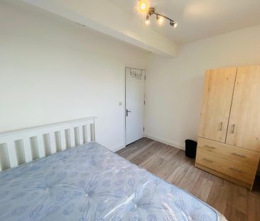 1 bedroom in a house share to rent - Photo 6