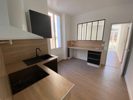 Location Appartement 2 pièces 57m² LA VALETTE DU VAR 83160 - Photo 2
