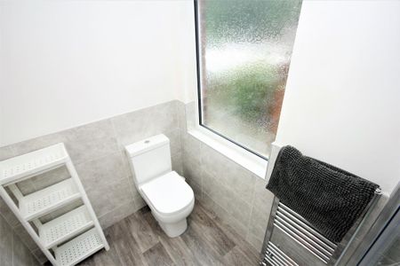 4 bedroom terraced house to rent - Photo 3