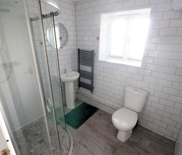 2 bedroom semi-detached house to rent - Photo 6