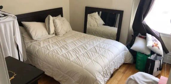 234 Charlotte St. — 1 Bedroom - Photo 2