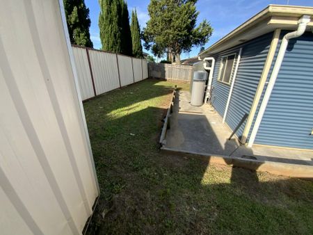Two bedrooms free standing home. - Photo 4