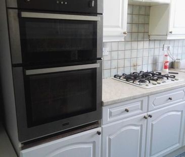 Studio Flat, Eagle Lodge, NW11 - Photo 1