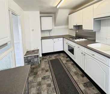 2 bedroom semi-detached house to rent - Photo 6