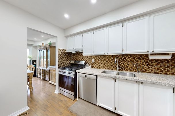 For Lease - 18 Knightsbridge Way, Markham, Ontario - Photo 1