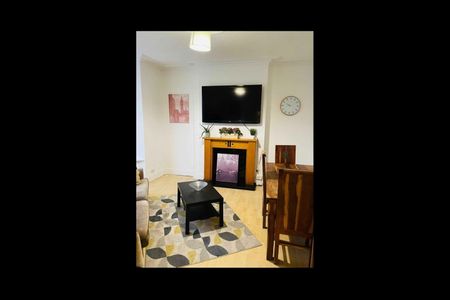 Room in a Shared House, Handsworth Road, S9 - Photo 3