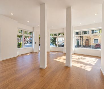 Modern, neu renoviert im Erdgeschoss - Photo 1