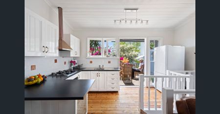 North-facing semi with leafy privacy plus fabulous garden studio ( flexible lease terms available) - Photo 4