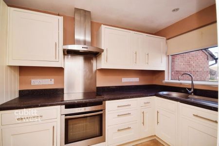 3 bedroom end of terrace house to rent - Photo 3