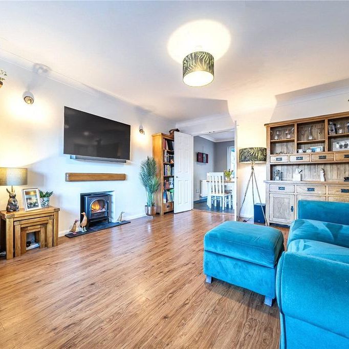 5 bedroom detached house to rent - Photo 1