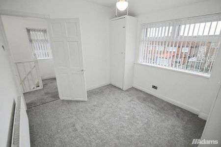 3 bedroom semi-detached house to rent - Photo 3