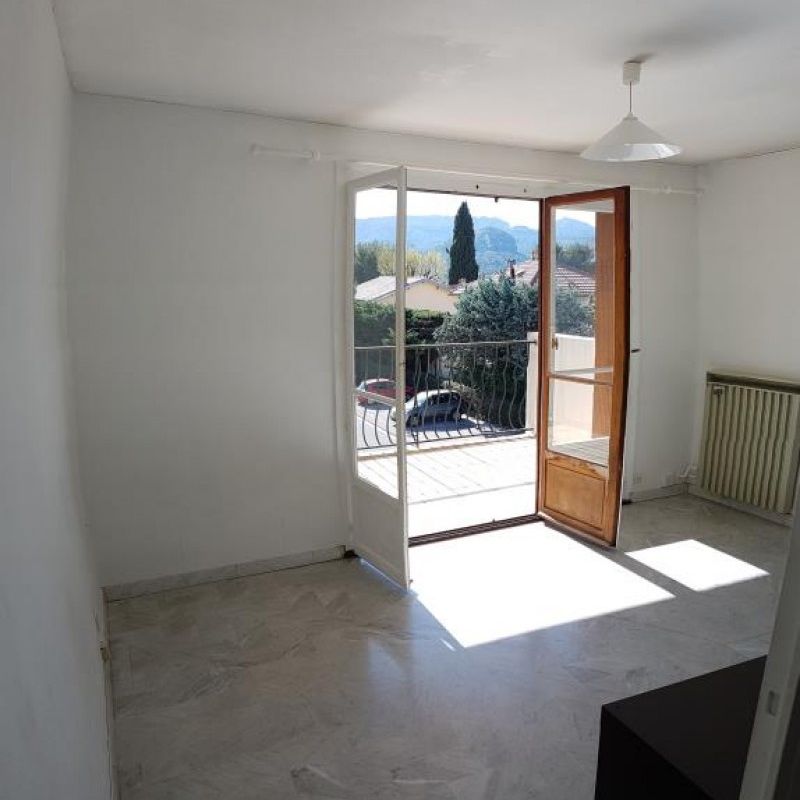 Location Appartement 1 pièce 24m² MARSEILLE 9ème - Photo 1