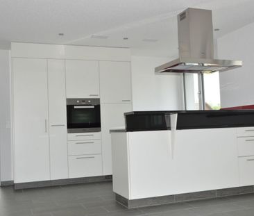 Large and bright 2.5-bedroom shared apartment with its own laundry ... - Photo 2