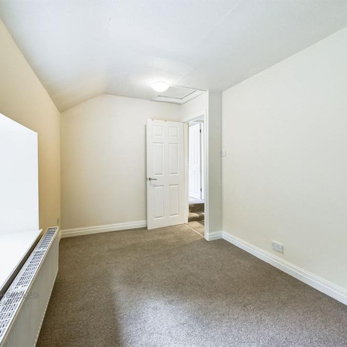 3 bedroom end of terrace house to rent - Photo 1