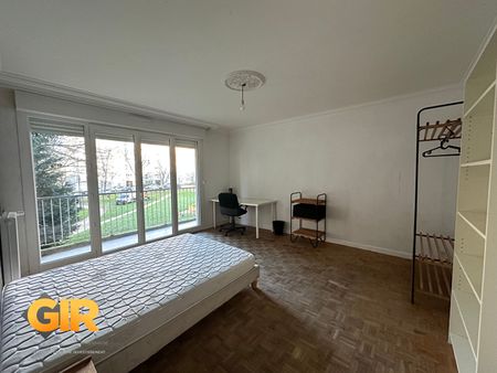 Location Appartement 4 pièces 75m² RENNES 35000 - Photo 3