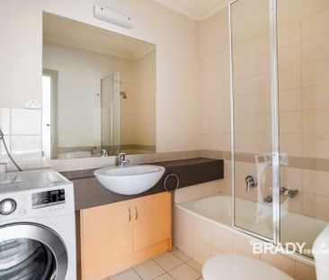 214/406 La Trobe Street, Melbourne - Photo 4