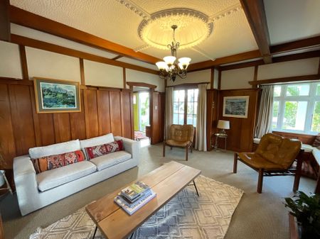 FAMILY LIVING CLOSE TO THE HOSPITAL - Photo 3