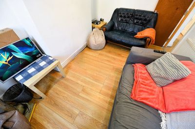 4 bedroom House in Mayville Street, Hyde Park - Photo 1