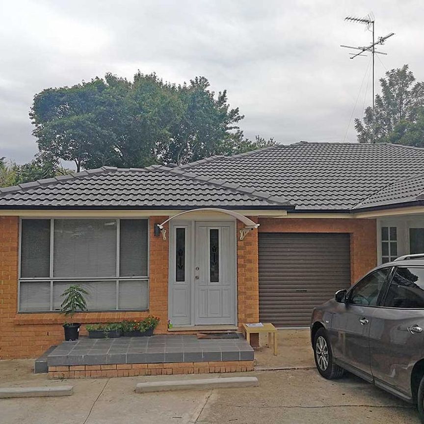 TWO BEDROOMS HOUSE WITHIN MATTHEW PEARCE PUBLIC SCHOOL CATCHMENT - Photo 1