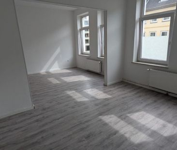 4,5-Zimmer-Wohnung mit zwei Badezimmern - sofort bezugsfrei - Photo 1