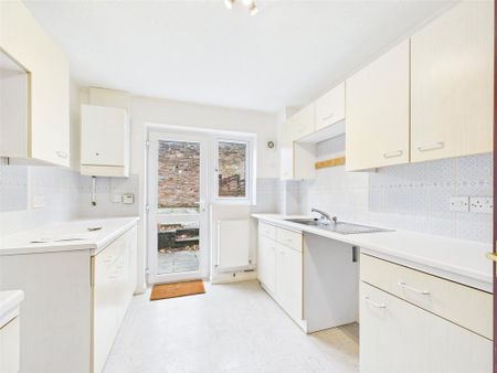 3 bedroom terraced house to rent - Photo 2