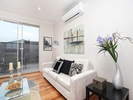 Ideally located Two Bedroom Townhouse! - Photo 3