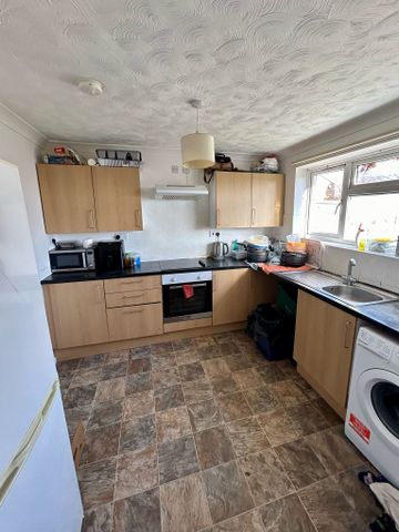 3 bed house to rent in Ariel Close - Photo 4