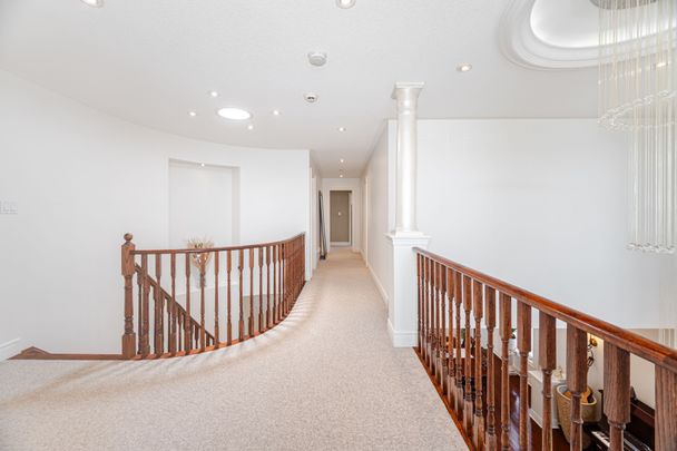 For Lease - 3809 Candlelight Drive, Mississauga, Ontario - Photo 1