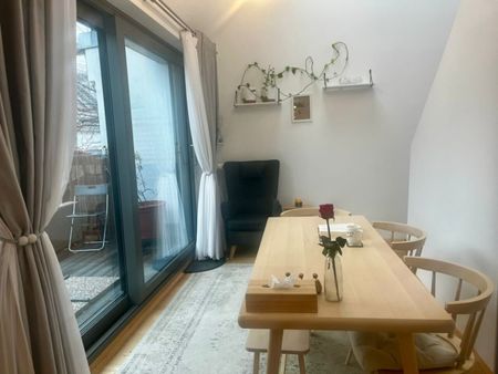 Helle Dachgeschosswohnung, 2 Terrassen nahe U1 Vorgartenstraße - Photo 5