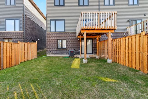 For Lease - 47 BENSLEY Lane, Hamilton, Ontario - Photo 1