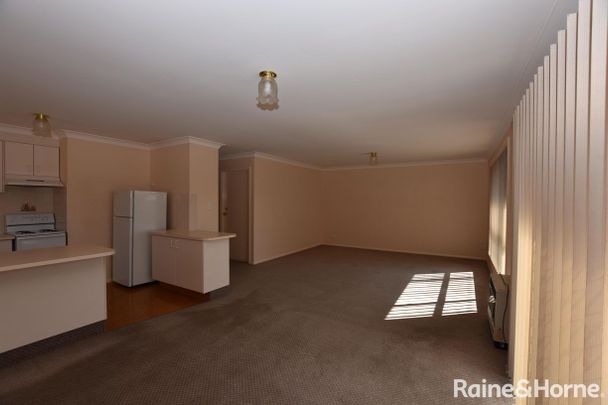 2/86 Nile Street, Orange, NSW 2800 - Photo 1