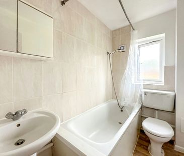 Flat to rent on - Photo 3