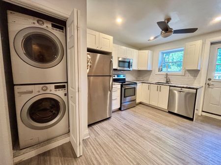 For Lease - 340 Howland Avenue, Toronto, Ontario - Photo 2