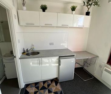 Studio to rent - Photo 6