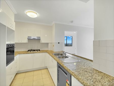Spacious 3 Bedroom Apartment! - Photo 5