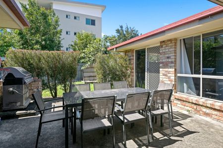 Spacious Family Home in Prime Mitchelton Location - Photo 5