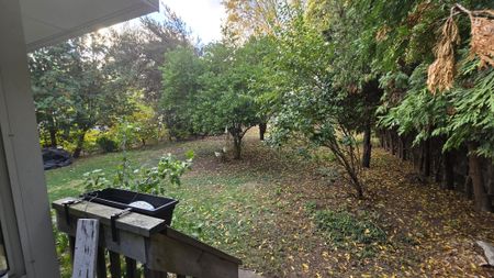 For Lease - 535 Enfield Road, Burlington, Ontario - Photo 4