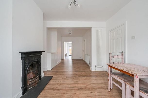 4 bedroom terraced house to rent - Photo 1