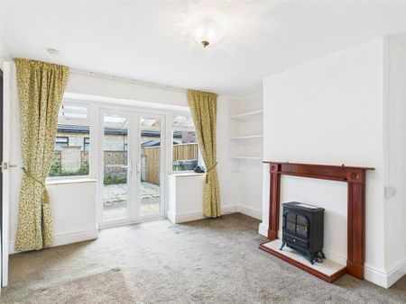 3 bedroom semi-detached house to rent - Photo 5