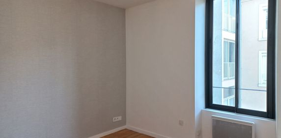 Location Appartement 2 pièces 49m² VICHY 03200 - Photo 2