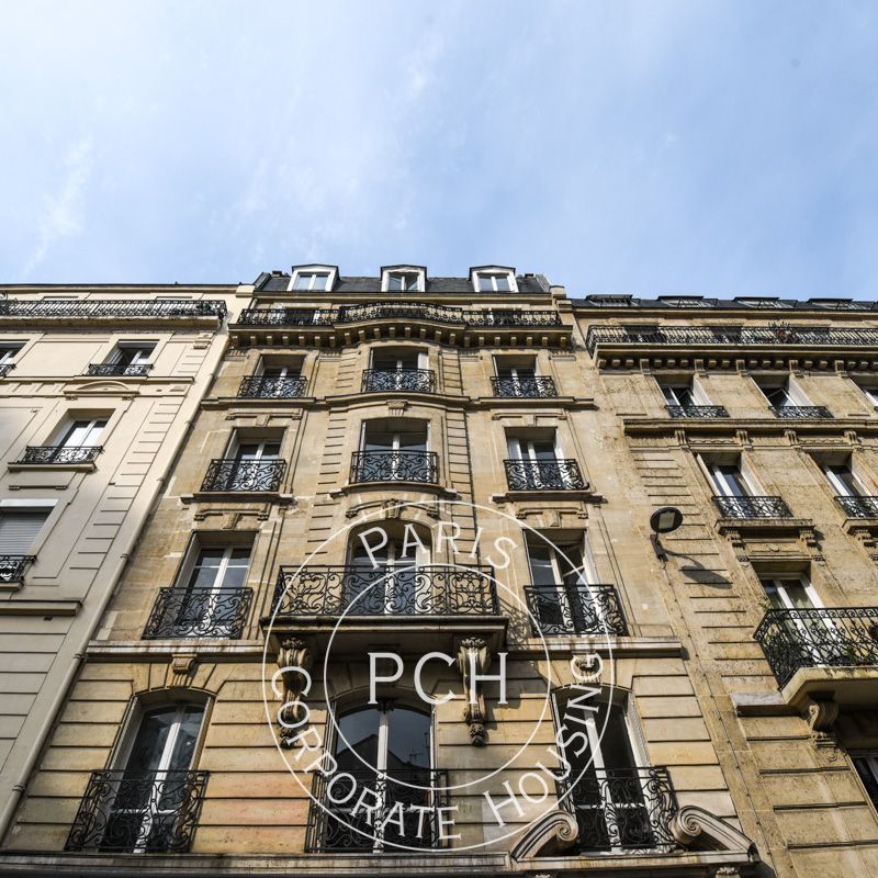 Rue Mathurin Régnier, - Photo 1