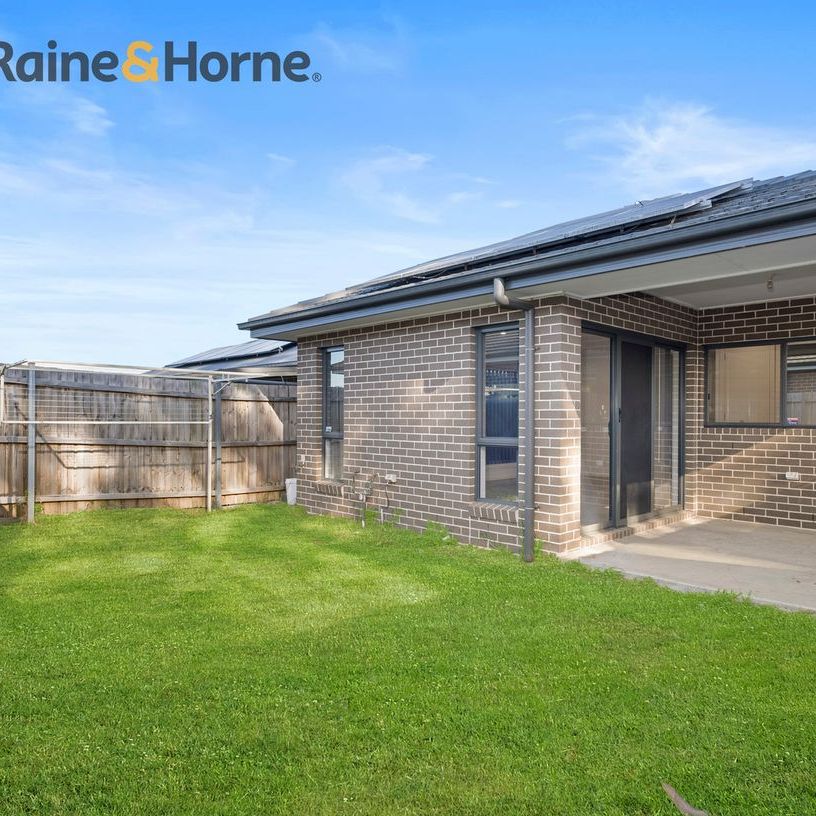 Excellent 3 Bedder! - Photo 1