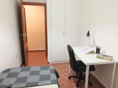 Carrer de Vázquez de Mella, Burjassot, Valencian Community 46100 - Photo 2