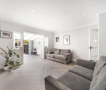 Walton Road, Bushey, Hertfordshire - Photo 1