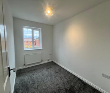 5 bed town house to rent Felton Close, Stafford ST17 - Photo 5