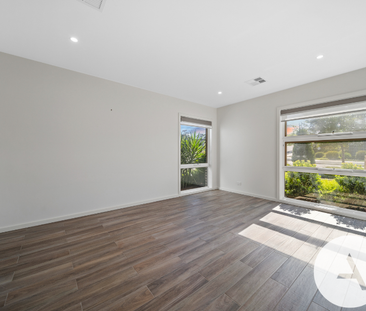 10 Amicus Street, Moncrieff ACT 2914 - House For Rent | Domain - Photo 4